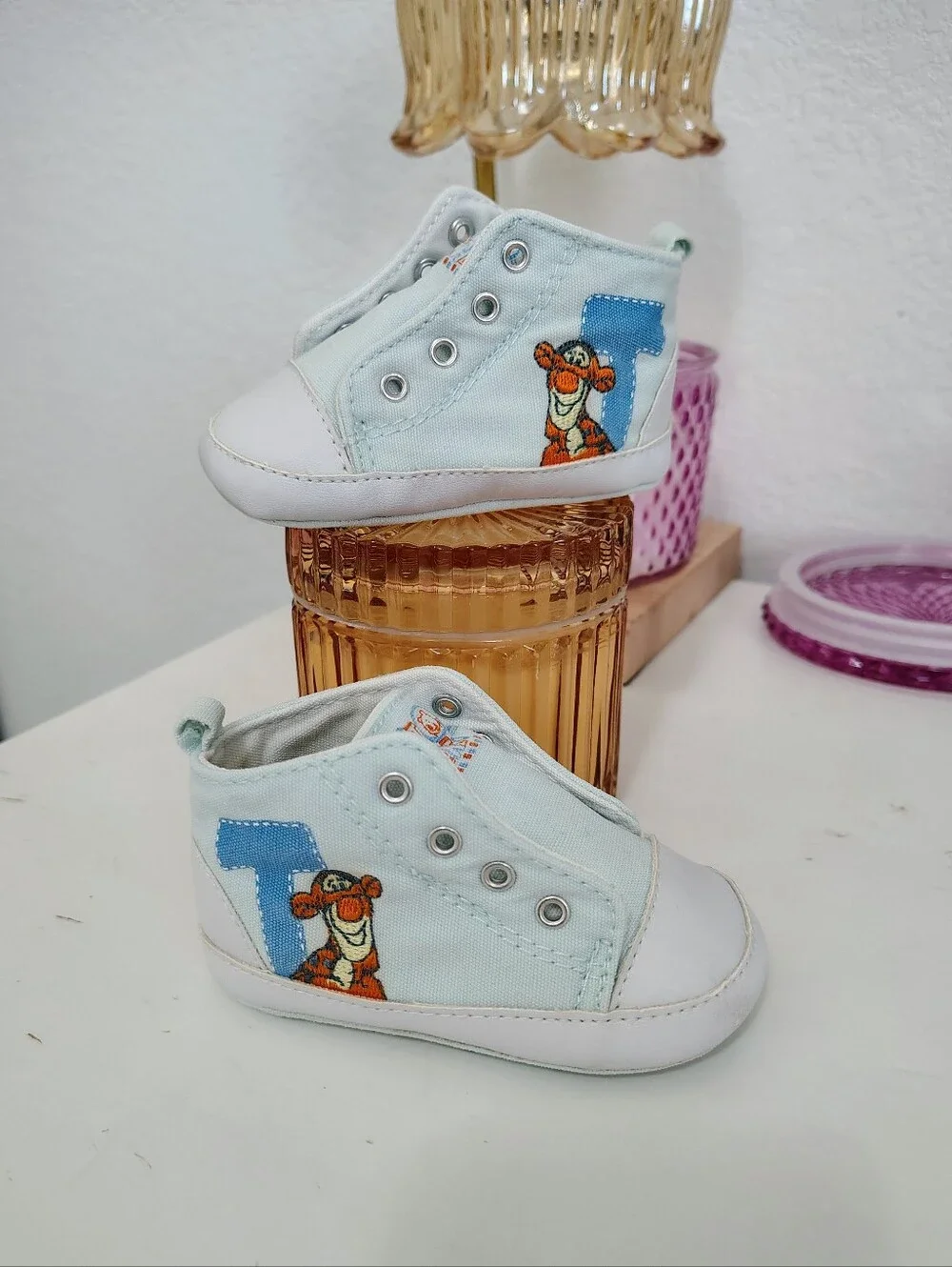 Vintage WINNIE THE POOH Light Blue Tigger Canvas Baby Sneakers Size 3